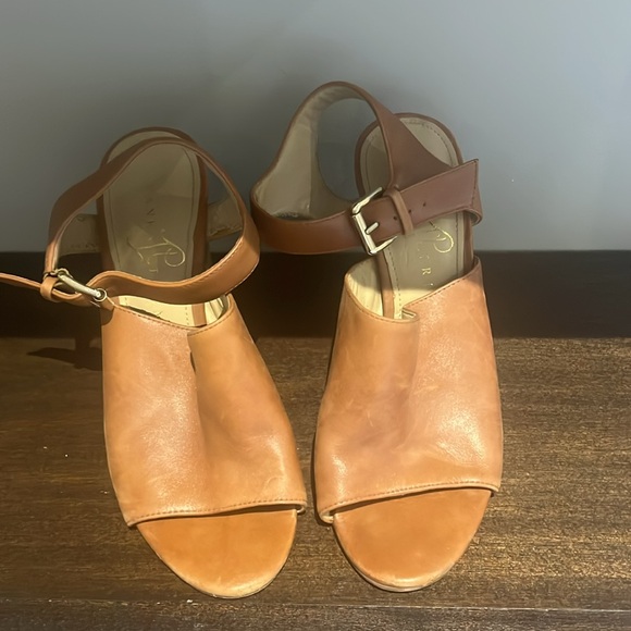 IVANKA TRUMP Leather Sandals - Picture 4 of 4